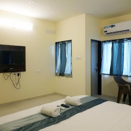 Hotel Nova Sk Rajkot Luaran gambar