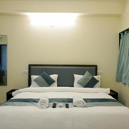 Hotel Nova Sk Rajkot Luaran gambar