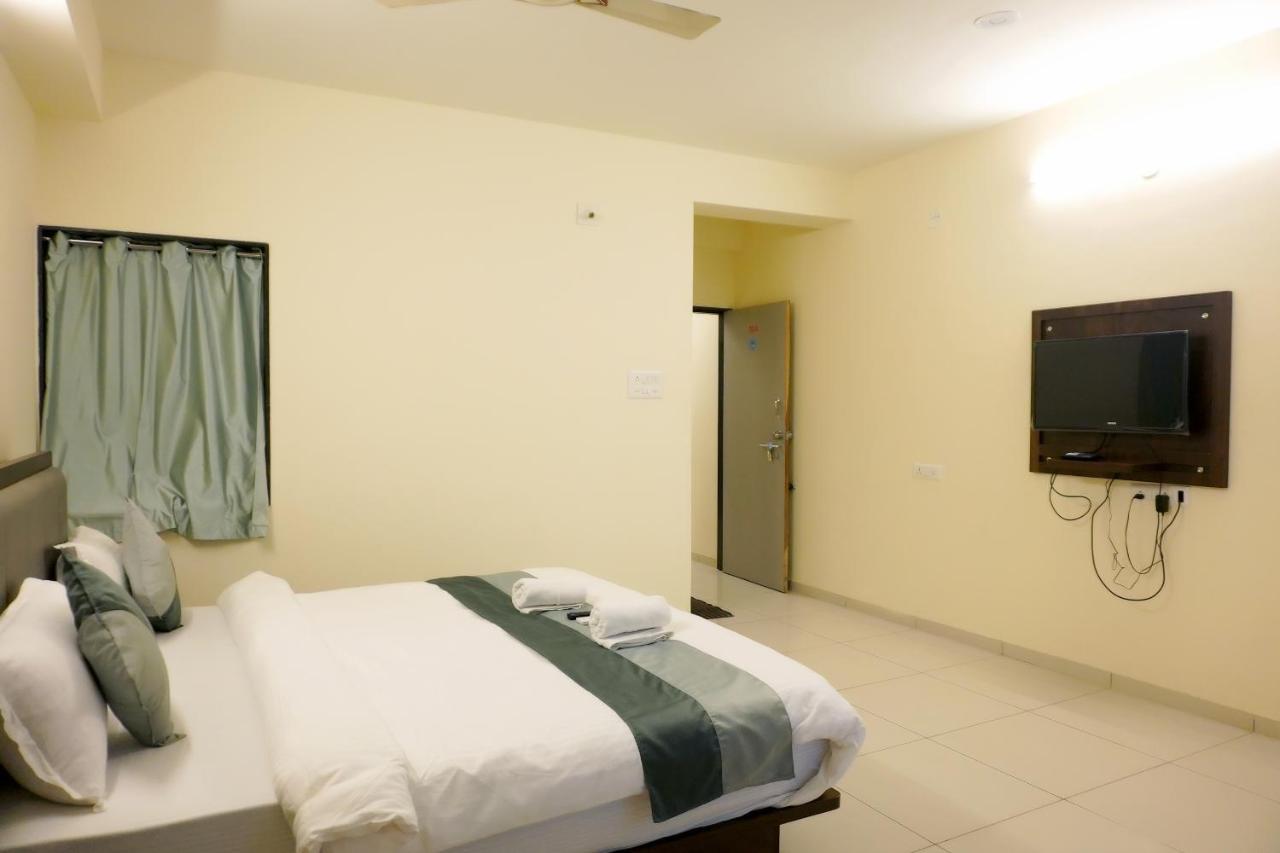 Hotel Nova Sk Rajkot Luaran gambar